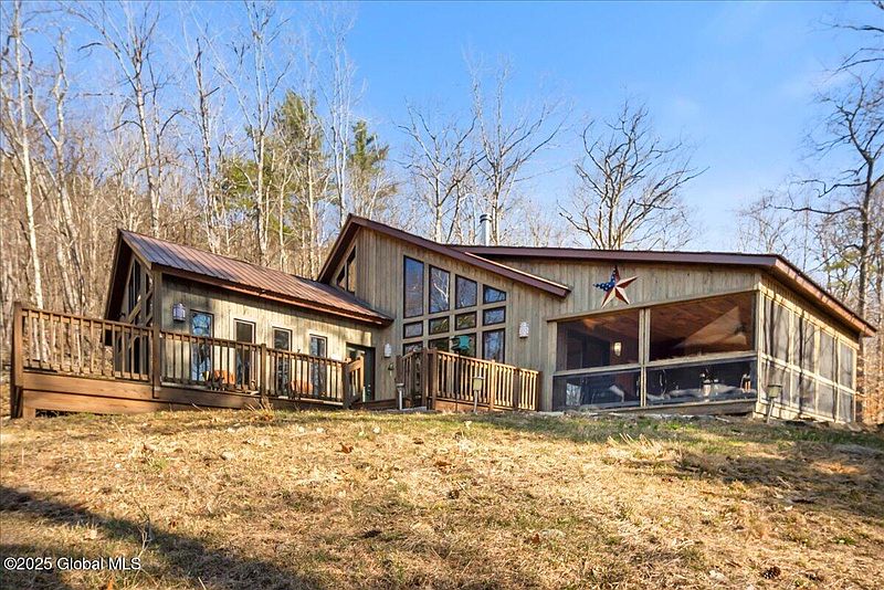 2nd image of 321 Palisades Road