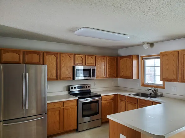 2520 Eagle Point Ct, Des Moines, IA 50320