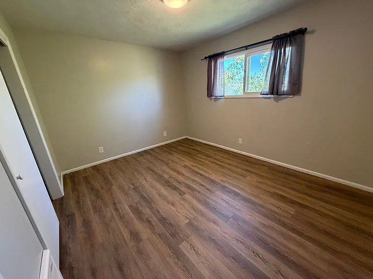 60 E Dogwood St — Photo 4