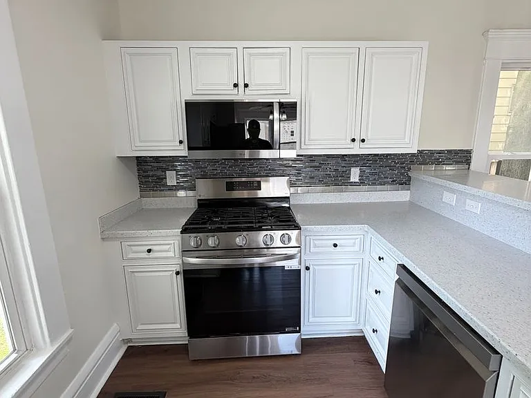 423 Sheldon Ave — Photo 8