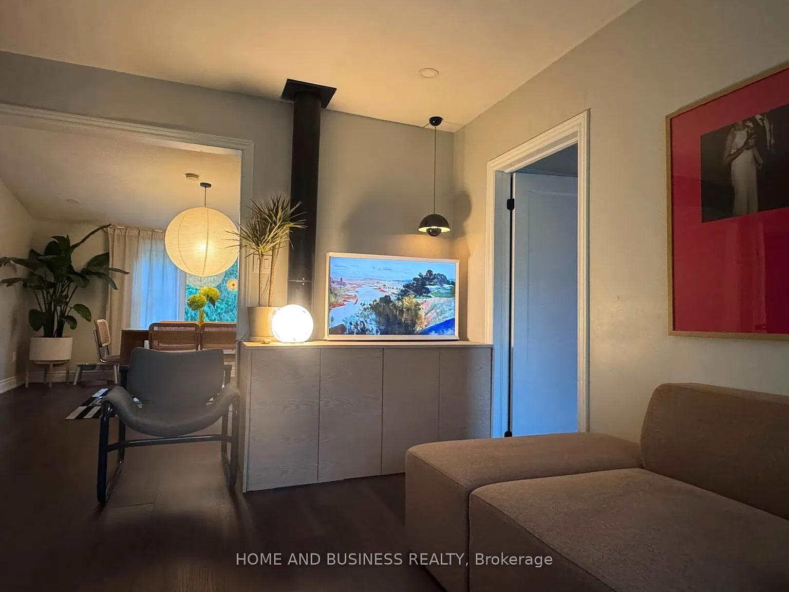 3 bed, $2,375 — Photo 2