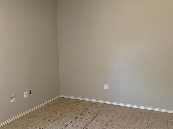4th image of 2615 Bandera Dr