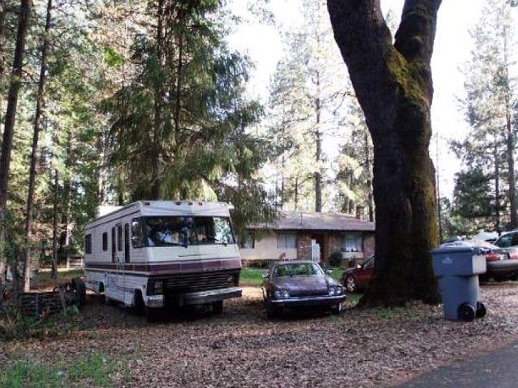 2nd image of 1325 Hillcrest Blvd