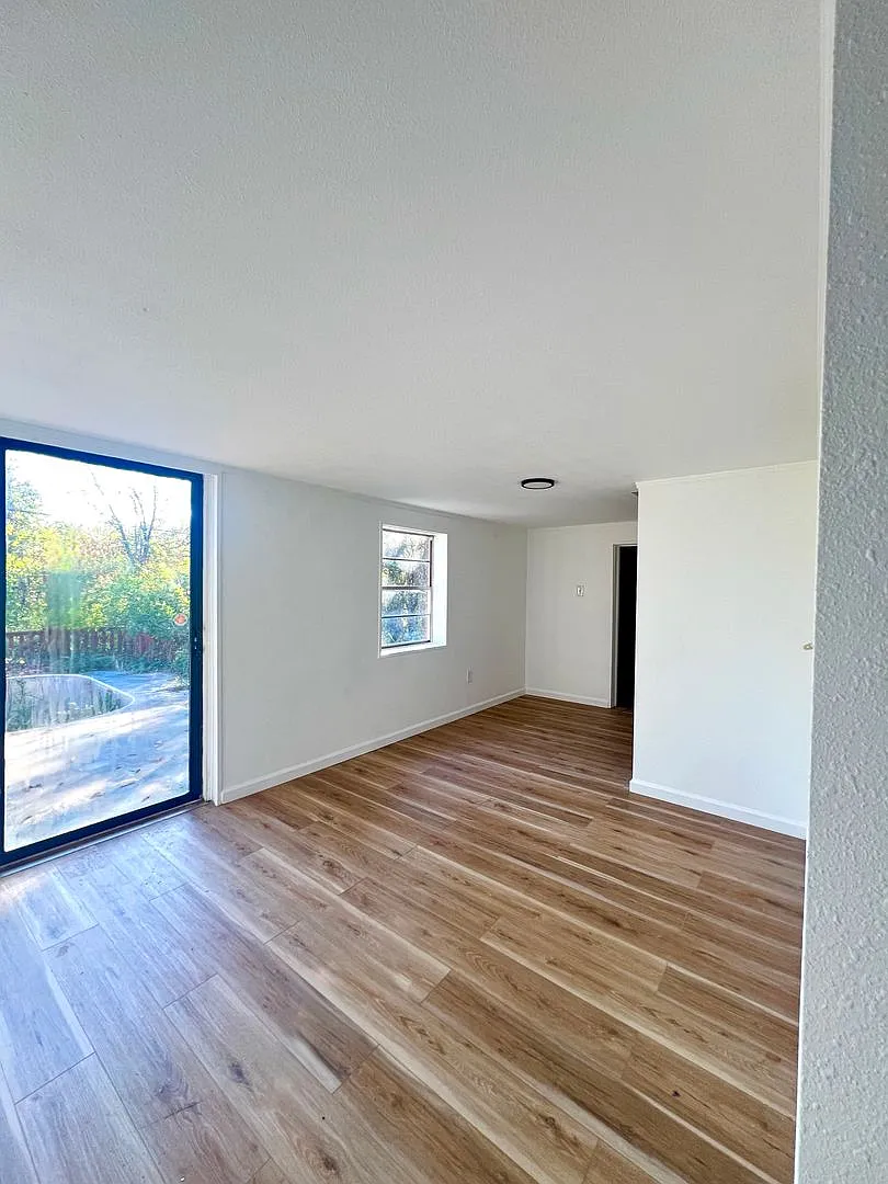 For Rent - 400 W Scenic Dr, NLR — Photo 3