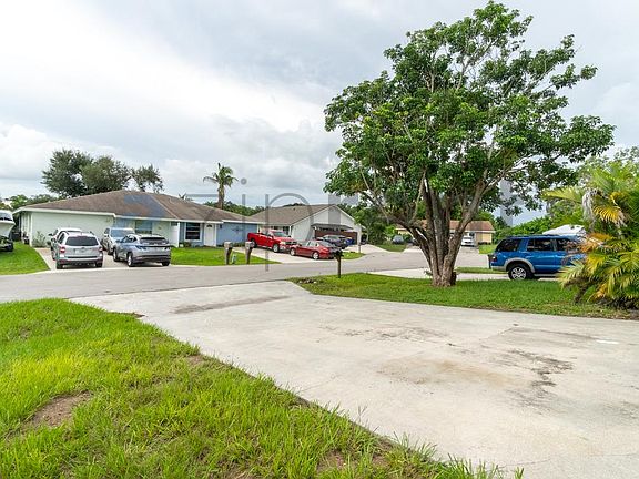 3rd image of 4489 SE Salvatori Rd