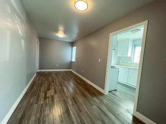 4th image of 4303 E 52nd St #A