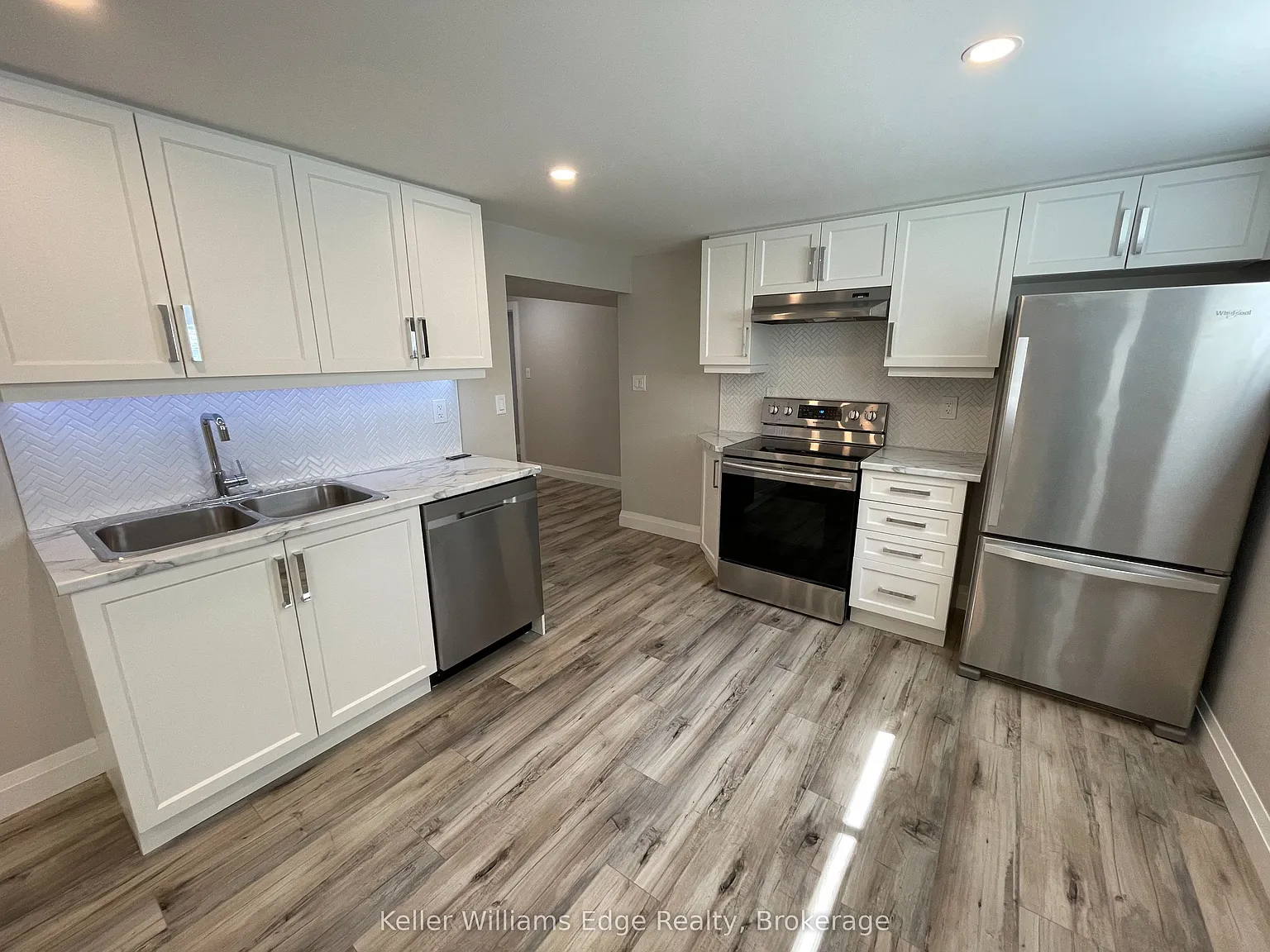 2 bed, $1,900 — Photo 3