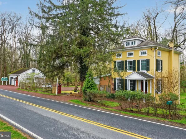 244 E Old Philadelphia Pike, Douglassville, PA 19518