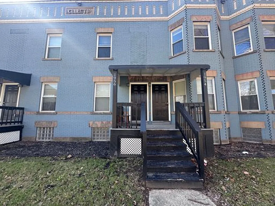 1960 W 65th St