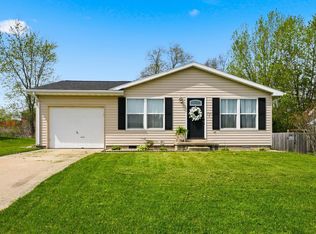 1716 S West Point Dr, Warsaw, IN 46580