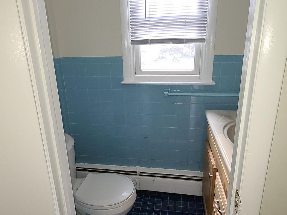 1st image of 131 East Ave #1