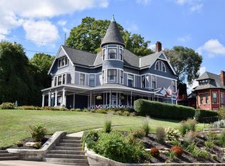 1105 Grove Ter, Dubuque, IA 52001