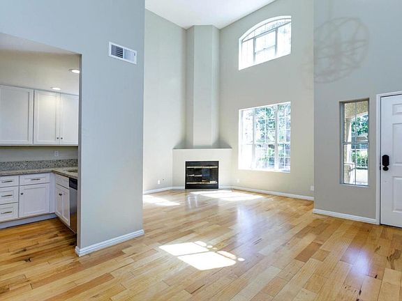 5th image of 1312 Jamaica Ln #228