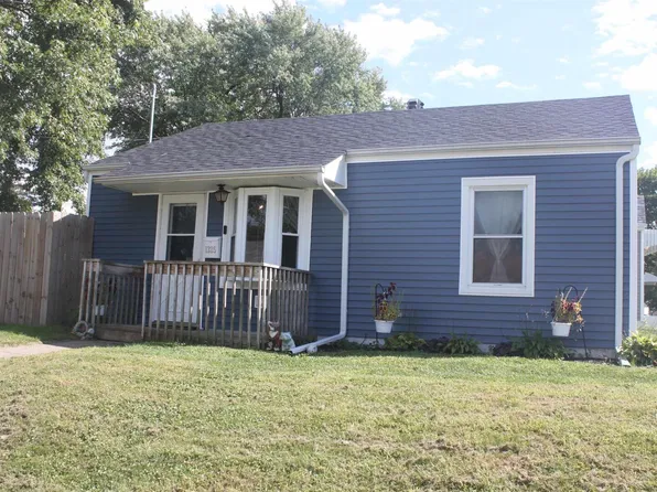 1325 W 35th St, Davenport, IA 52806