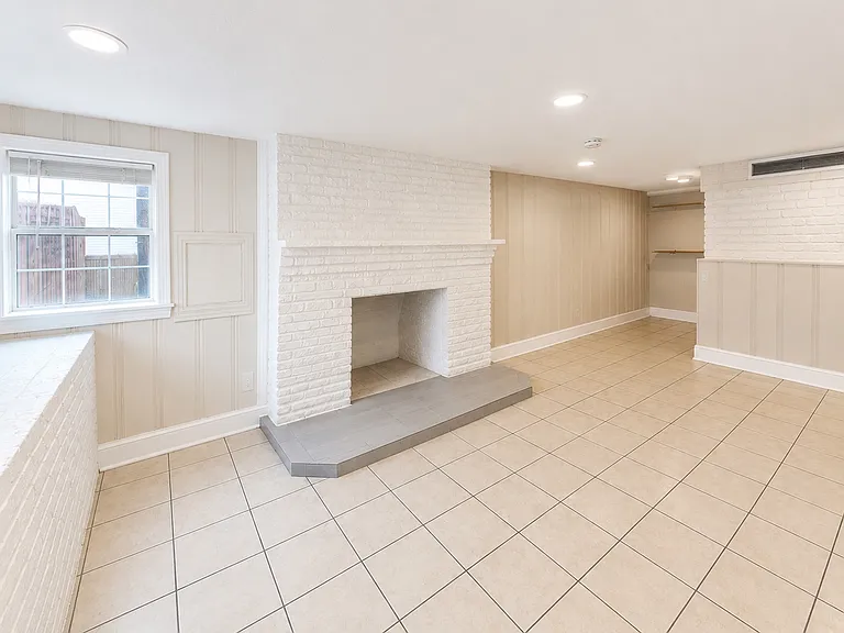 308 E 12th St #308 — Photo 3
