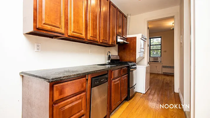 Rented by Nooklyn NYC LLC | media 31