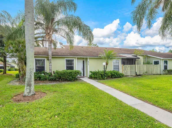 4375 Willow Pond Circle, West Palm Beach, FL 33417