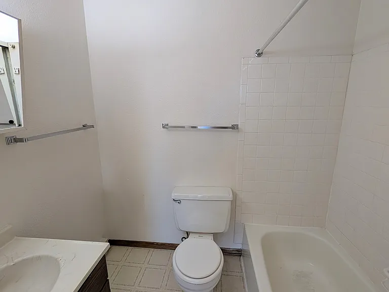 Southview Apartments — Photo 24