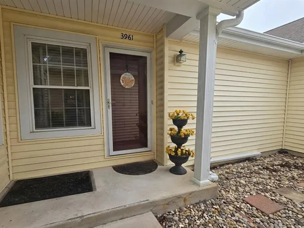 3961 Grand National Dr, Florissant, MO 63034