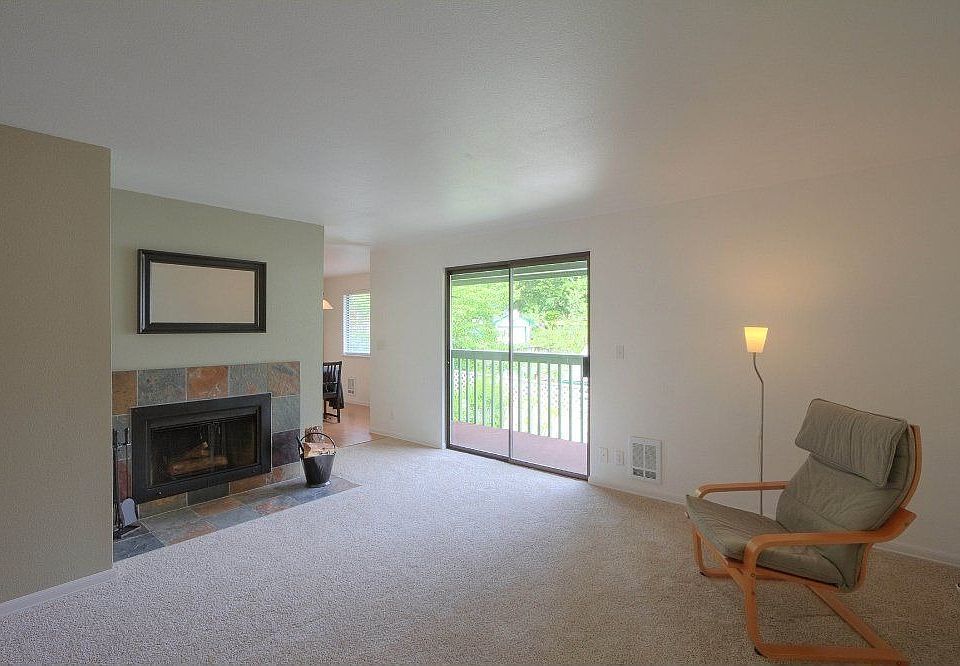 For Sale: 1002 N 195th St, Shoreline, WA 98133