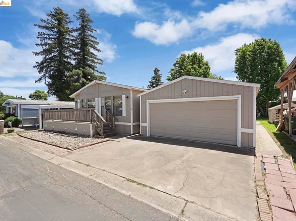 4 Blackberry Ct, Lodi, CA 95242