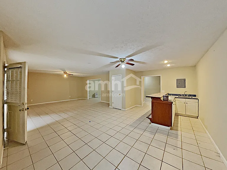 375 Saybrooke Xing — Photo 23