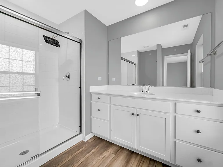 1537 Kraft Ave — Photo 19
