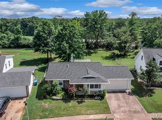 676 Rustic Valley Dr, Ballwin, MO 63021