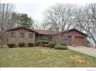 63 Endicott Dr, Howell, MI 48843