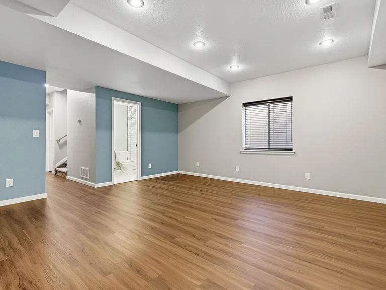 614 W 170th Pl — Photo 21