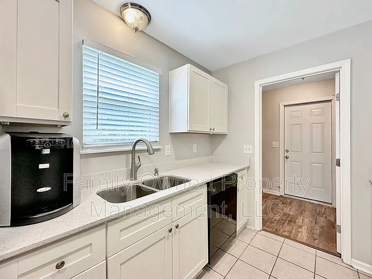 203 Pebble Creek Rd — Photo 6