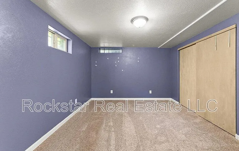 1110 E 28th Ave — Photo 13