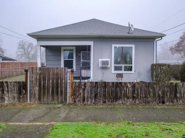 191 E Carolina St, Lebanon, OR 97355