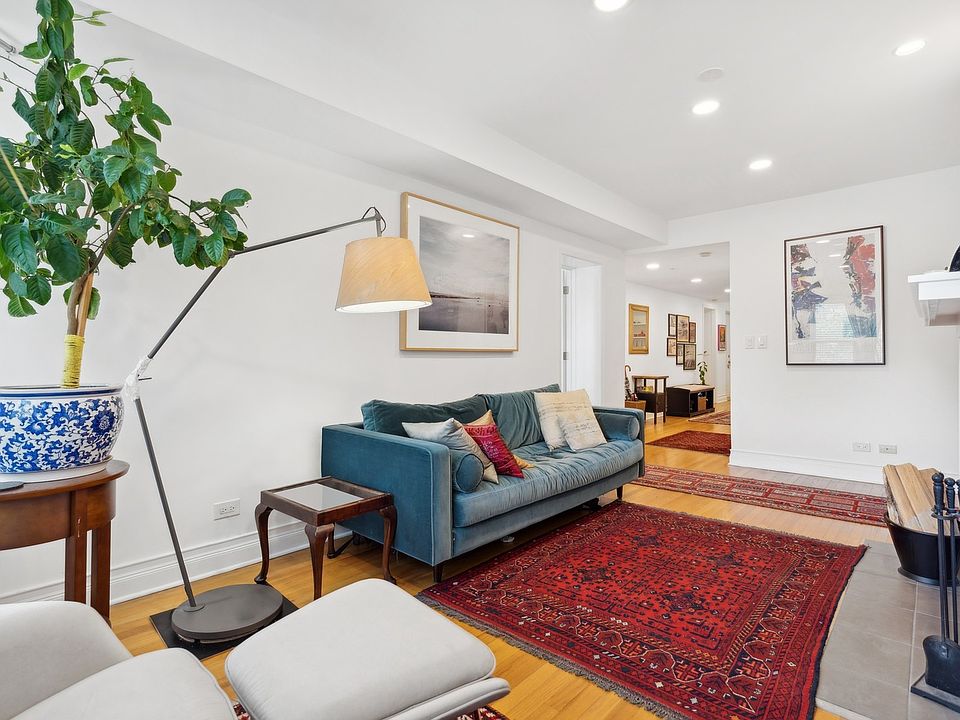 1st image of 2913 W Leland Ave APT 2