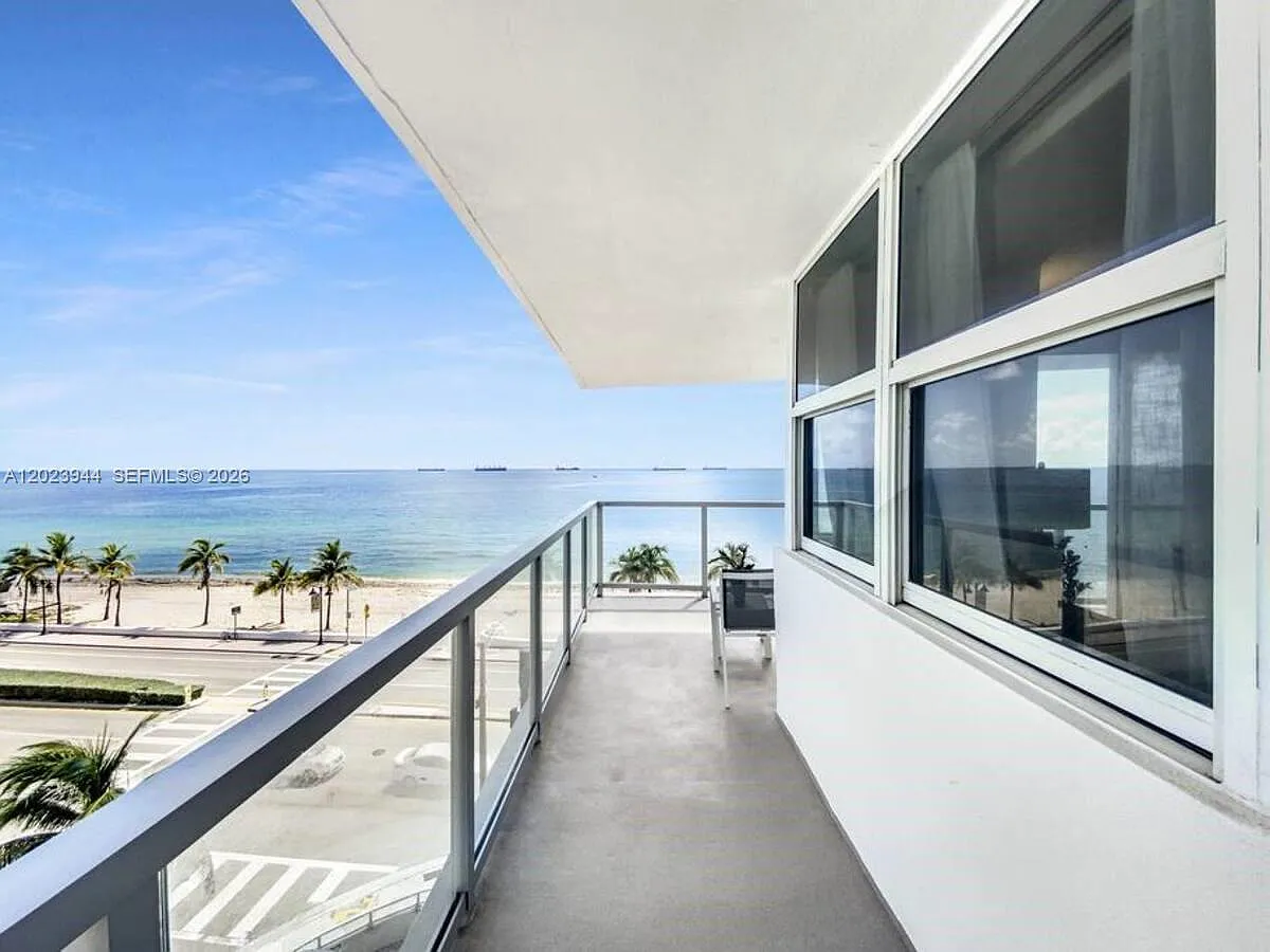 Seasons Condo — Photo 2