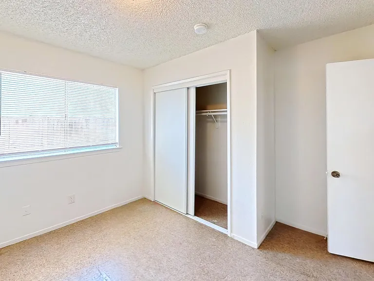 4405 N Dante Ave — Photo 13
