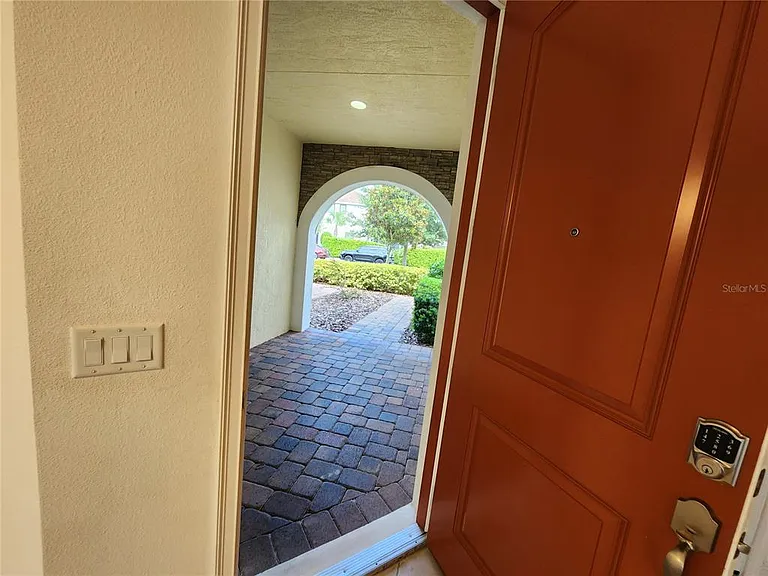 9805 Winnington St — Photo 2
