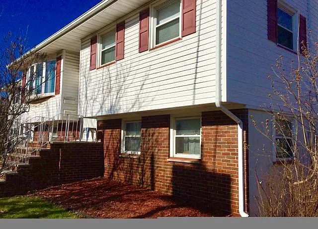 141 Dunbar Ave