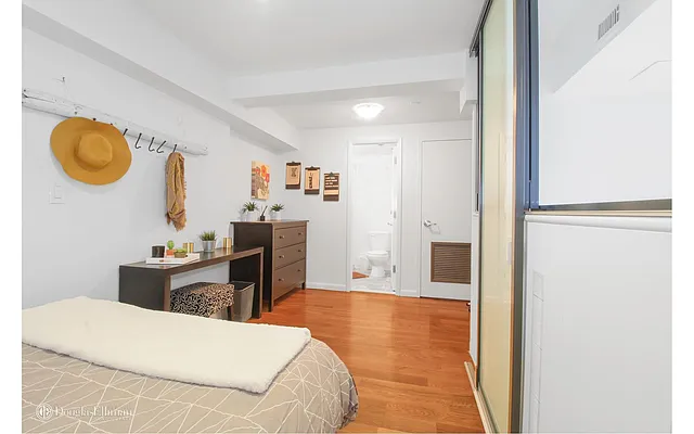 Rented by Douglas Elliman | media 27