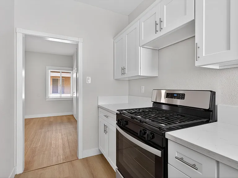 915 Cherry Ave — Photo 30
