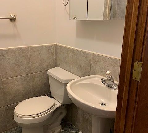 3rd image of 341 W 71st St APT 9