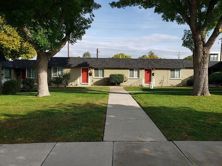 757 E Simpson Ave #7 — Photo 2