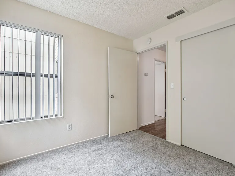Riverview Ranch Apartments — Photo 32