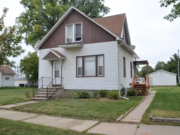 911 Smith St, Green Bay, WI 54302