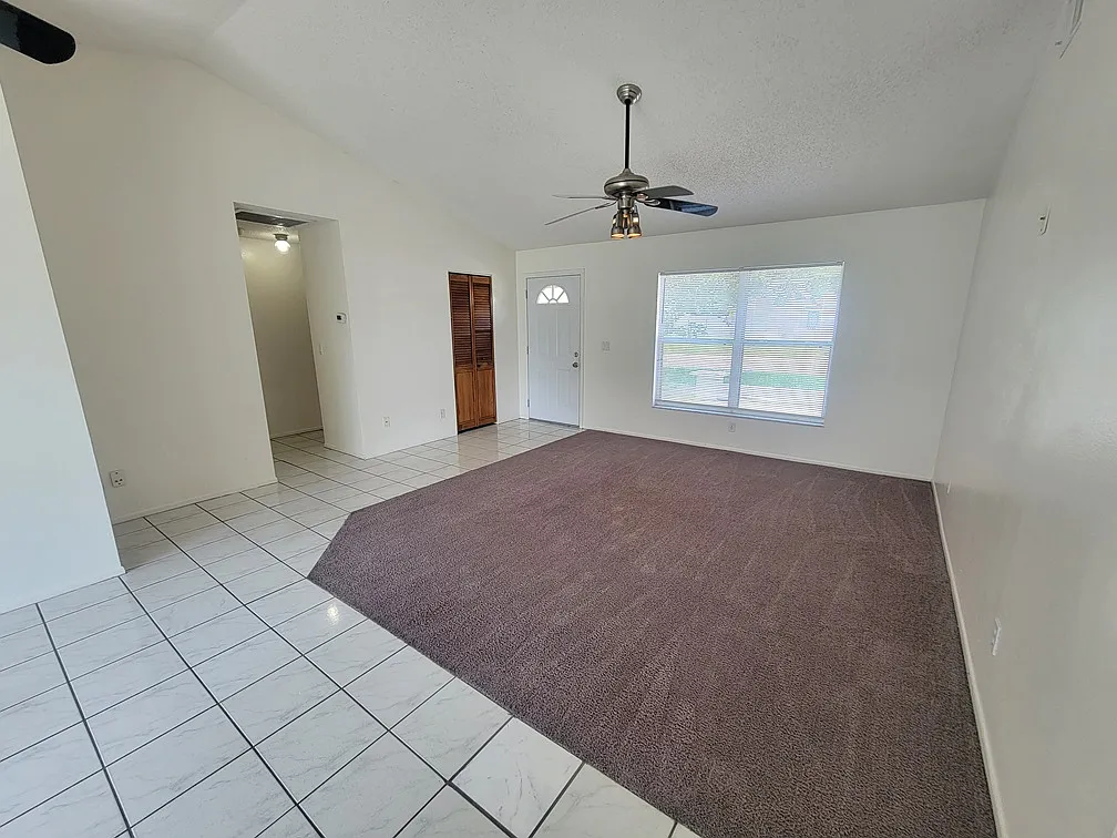 2 bed, 1043 sqft, $1,500 — Photo 3