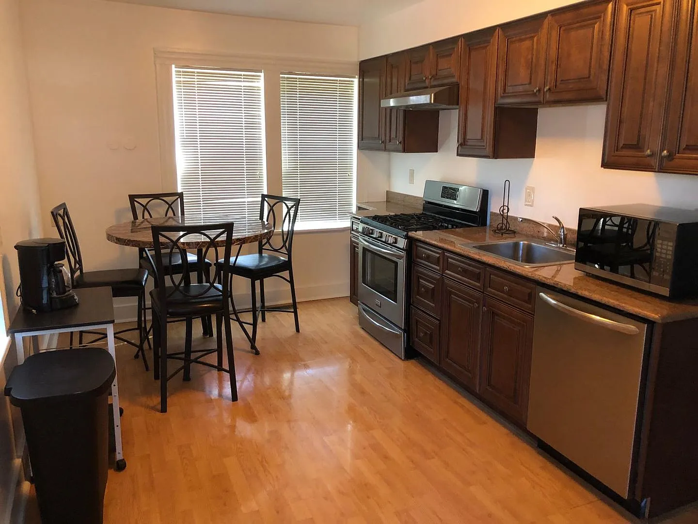 Bridgeville / South Fayette - 1 Br House, Partially Furnished, Ac! — Photo 1