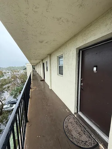 220 SW 9th Ave Photo 1