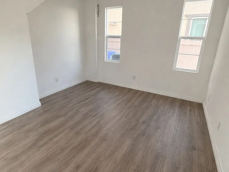 Iron Mountain Cir — Photo 3