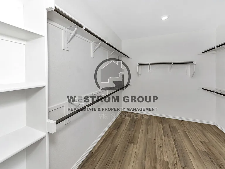 2600 Starwater Dr — Photo 16