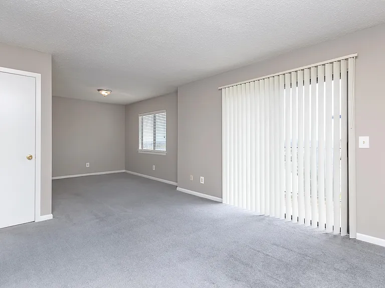 Hickory View Apartments — Photo 18
